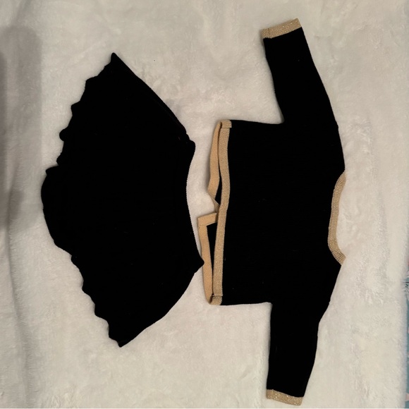 Gap Knit Black and Gold Matching Cardigan and Skirt Set 0-3 months - Picture 3 of 4